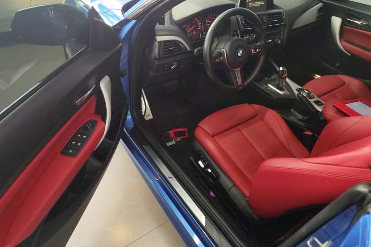 Used BMW 2 Series 2017 220i Convertible Coupe M Sport Edition Interior 3