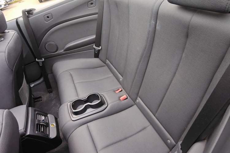 Used BMW 2 Series 2017 220i Convertible Coupe Leading Model Interior 4