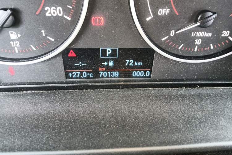 Used BMW 2 Series 2017 220i Convertible Coupe M Sport Edition Odometer Close Up