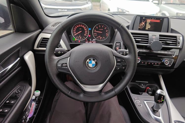Used BMW 2 Series 2017 220i Convertible Coupe Leading Model Steering Wheel