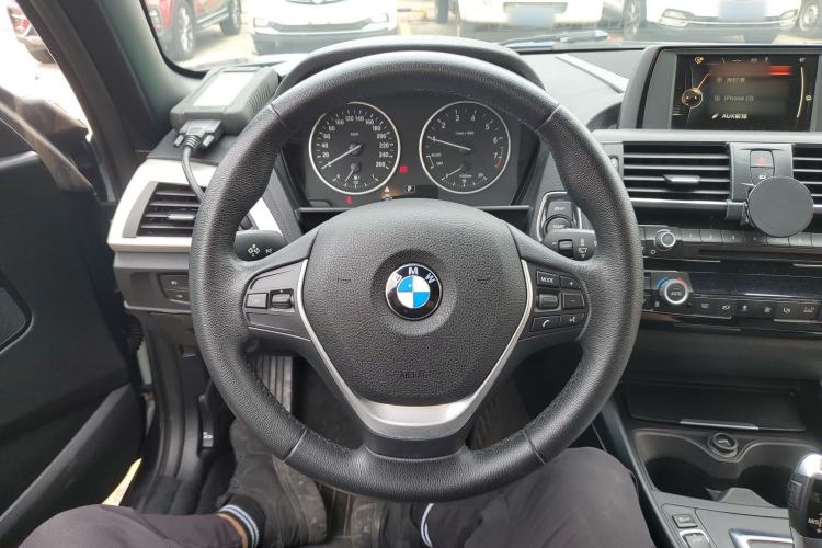 Used BMW 2 Series 2017 220i Convertible Coupe Leading Model Steering Wheel