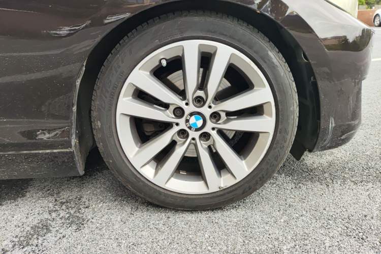 Used BMW 2 Series 2017 220i Convertible Coupe Leading Model Right Front Wheel Hub