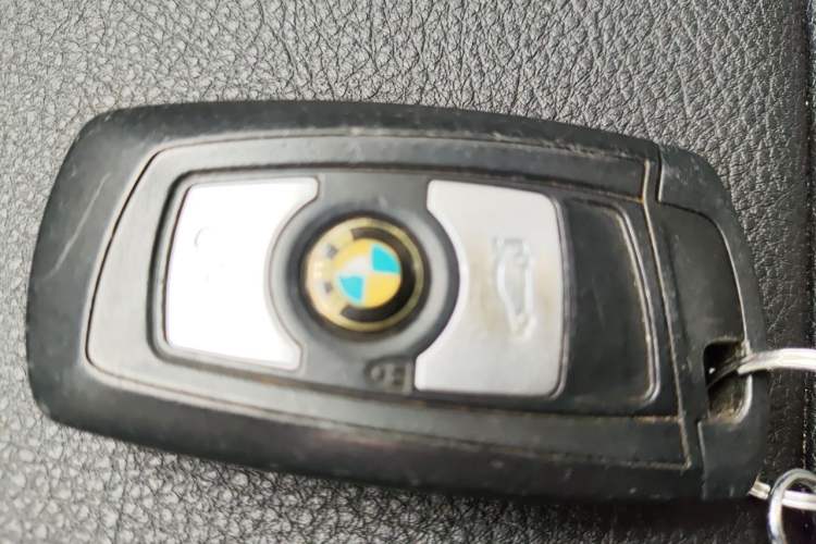Used BMW 2 Series 2017 220i Convertible Coupe Leading Model Vehicle Key