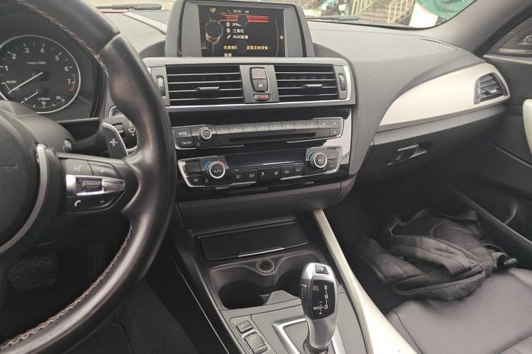 Used BMW 2 Series 2017 220i Convertible Coupe Leading Model Audio And AC Panel