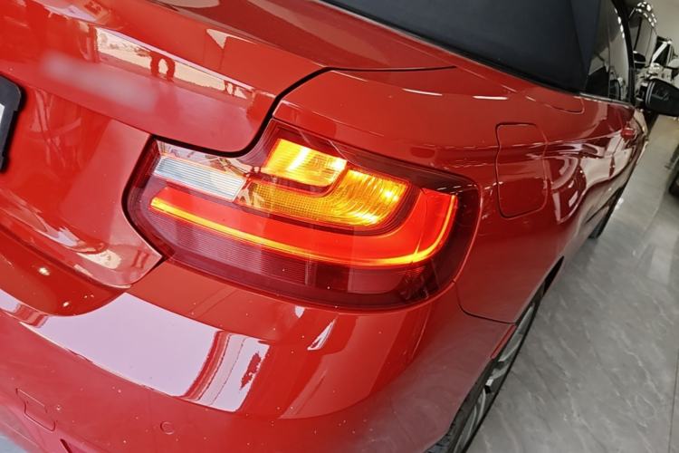 Used BMW 2 Series 2017 220i Convertible Coupe Leading Model Exterior 3