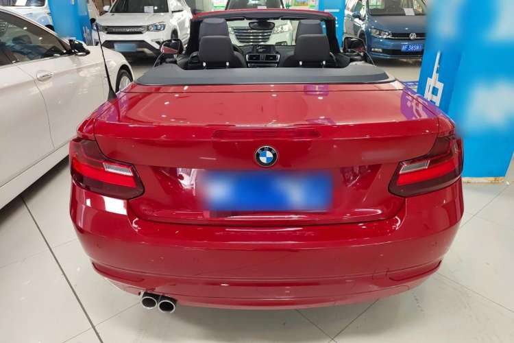 Used BMW 2 Series 2017 220i Convertible Coupe Leading Model Exterior 4
