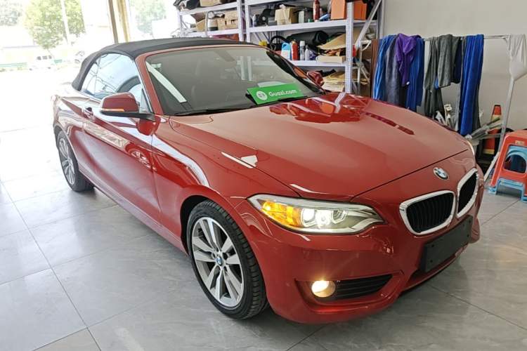 Used BMW 2 Series 2017 220i Convertible Coupe Leading Model Front Right 45 Deg