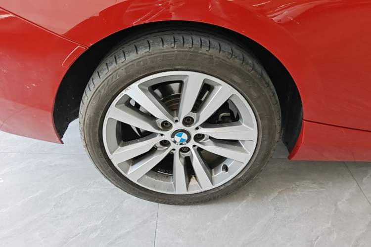 Used BMW 2 Series 2017 220i Convertible Coupe Leading Model Right Rear Wheel Hub
