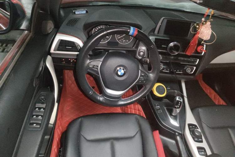 Used BMW 2 Series 2017 220i Convertible Coupe Leading Model Steering Wheel