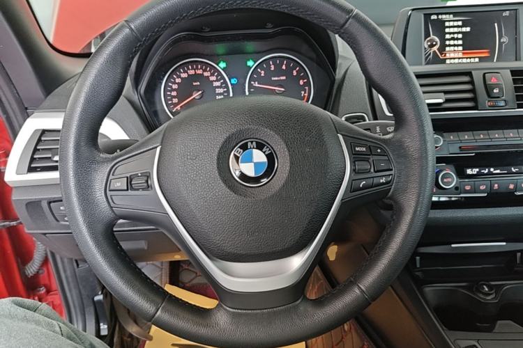 Used BMW 2 Series 2017 220i Convertible Coupe Leading Model Steering Wheel