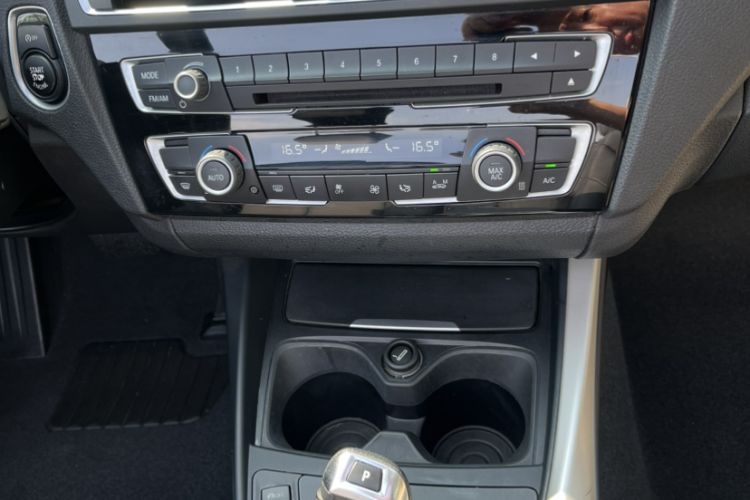 Used BMW 2 Series 2017 220i Convertible Coupe Leading Model Audio And AC Panel