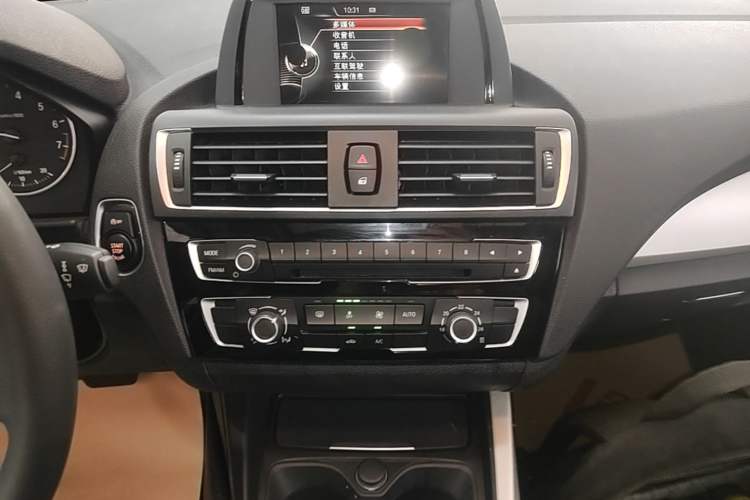 Used BMW 2 Series 2017 220i Leading Model Audio And AC Panel