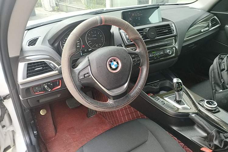 Used BMW 2 Series 2017 220i Leading Model Center Console