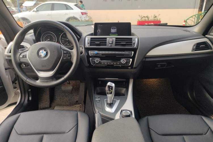 Used BMW 2 Series 2017 220i Convertible Coupe Leading Model Center Console