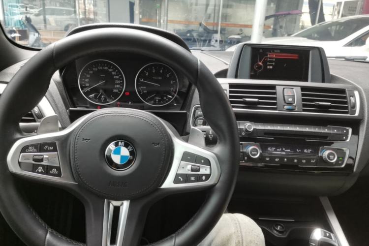Used BMW 2 Series 2017 220i Convertible Coupe Leading Model Center Console