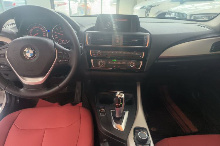 Used BMW 2 Series 2017 220i Leading Model Center Console