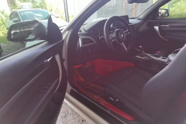 Used BMW 2 Series 2017 220i Convertible Coupe Leading Model Driver Seat