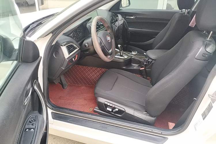 Used BMW 2 Series 2017 220i Leading Model Driver Seat