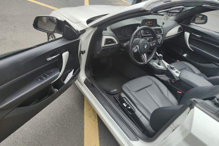 Used BMW 2 Series 2017 220i Convertible Coupe Leading Model Driver Seat