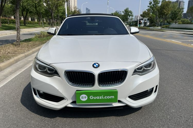 Used BMW 2 Series 2017 220i Convertible Coupe Leading Model Exterior 3