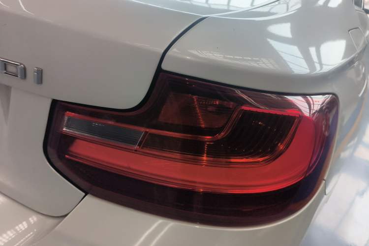 Used BMW 2 Series 2017 220i Leading Model Exterior 3