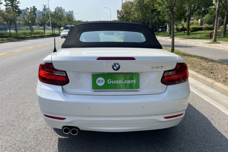 Used BMW 2 Series 2017 220i Convertible Coupe Leading Model Exterior 5