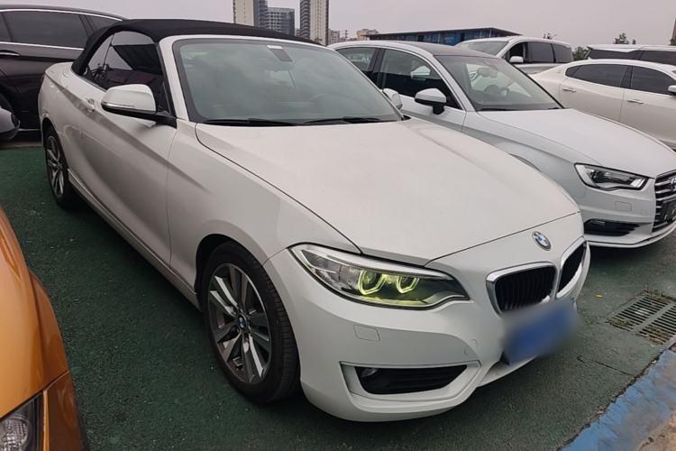 Used BMW 2 Series 2017 220i Convertible Coupe Leading Model Front Right 45 Deg