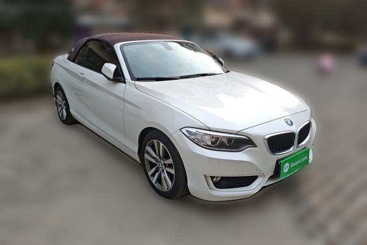 Used BMW 2 Series 2017 220i Convertible Coupe Leading Model Front Right 45 Deg