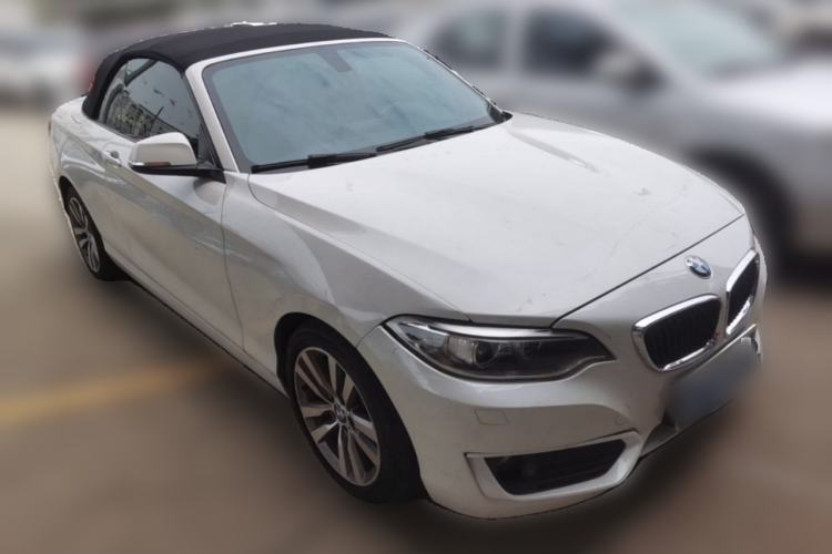 Used BMW 2 Series 2017 220i Convertible Coupe Leading Model Front Right 45 Deg