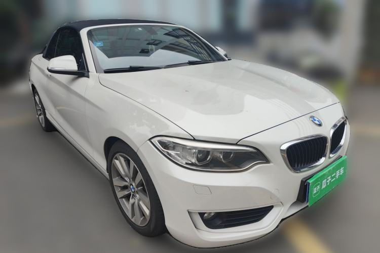 Used BMW 2 Series 2017 220i Convertible Coupe Leading Model Front Right 45 Deg