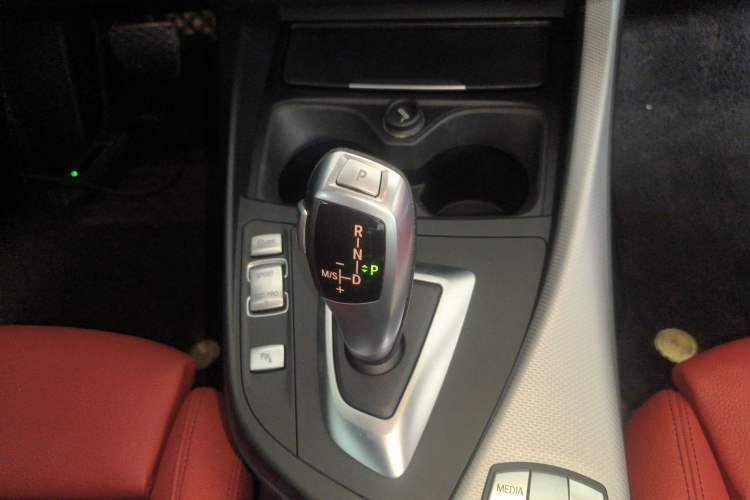 Used BMW 2 Series 2017 220i Convertible Coupe M Sport Edition Gear Lever