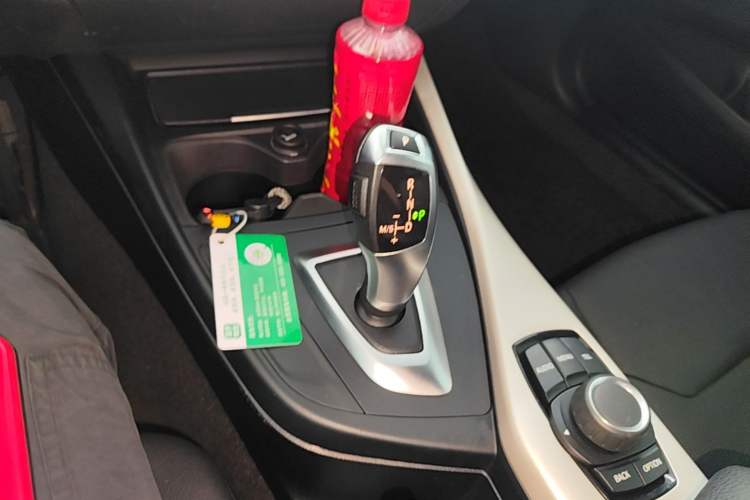 Used BMW 2 Series 2017 220i Convertible Coupe Leading Model Gear Lever