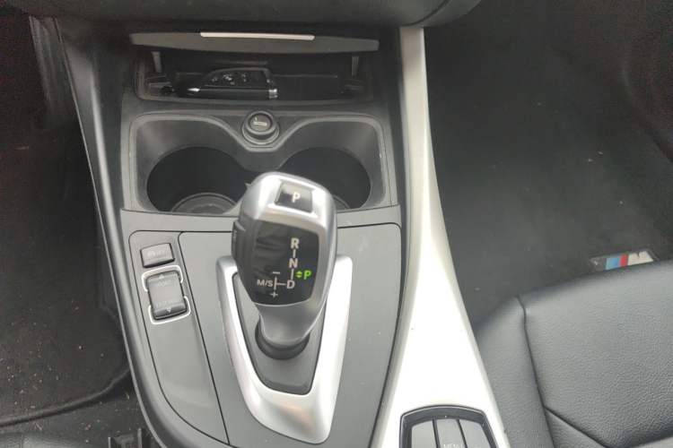 Used BMW 2 Series 2017 220i Convertible Coupe Leading Model Gear Lever