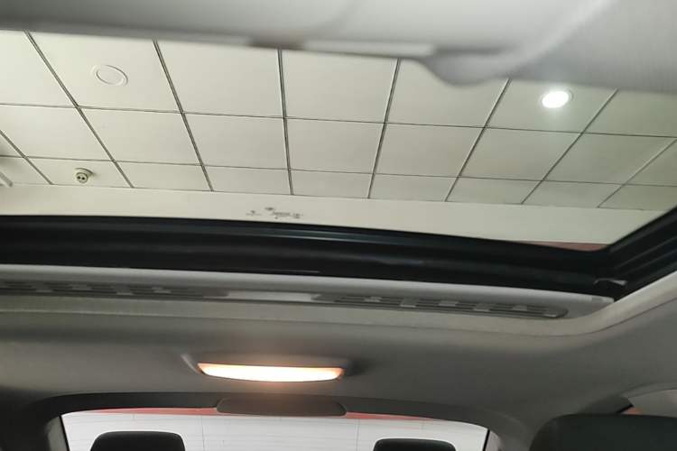 Used BMW 2 Series 2017 220i Leading Model Headliner