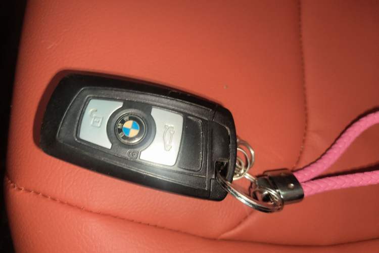 Used BMW 2 Series 2017 220i Leading Model Interior 1