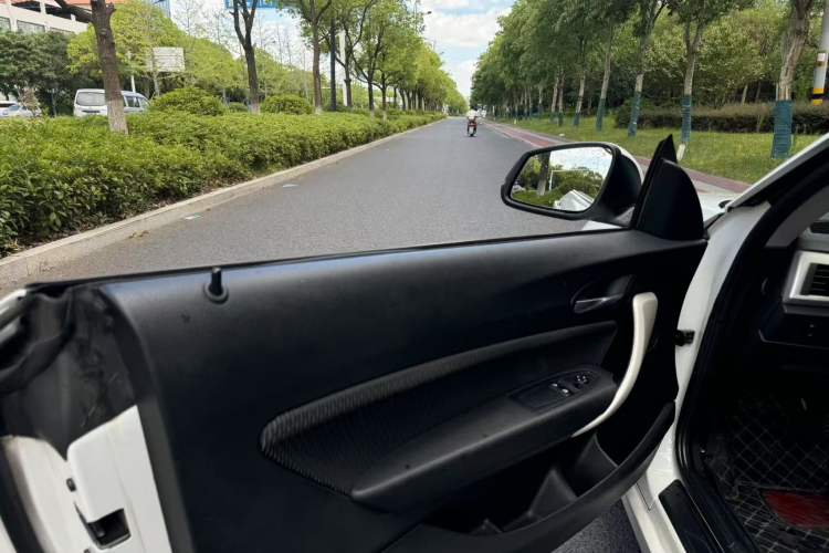 Used BMW 2 Series 2017 220i Leading Model Interior 5