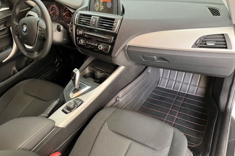 Used BMW 2 Series 2017 220i Leading Model Interior 5
