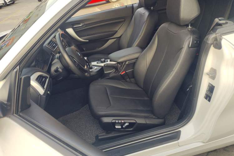 Used BMW 2 Series 2017 220i Convertible Coupe Leading Model Left Front Seat