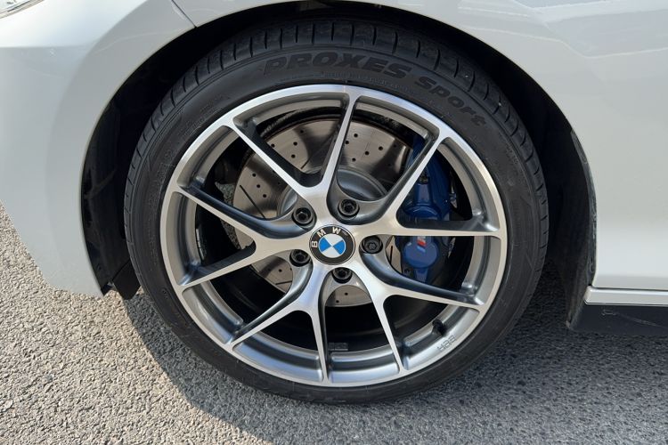 Used BMW 2 Series 2017 M240i Left Front Wheel Hub