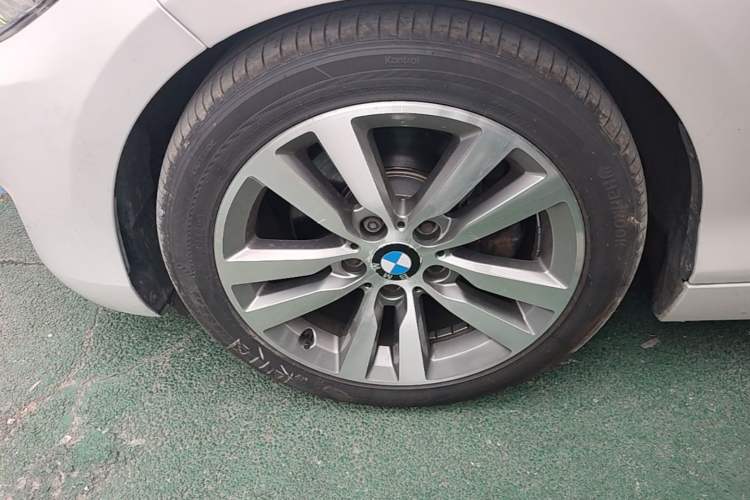 Used BMW 2 Series 2017 220i Convertible Coupe Leading Model Left Front Wheel Hub