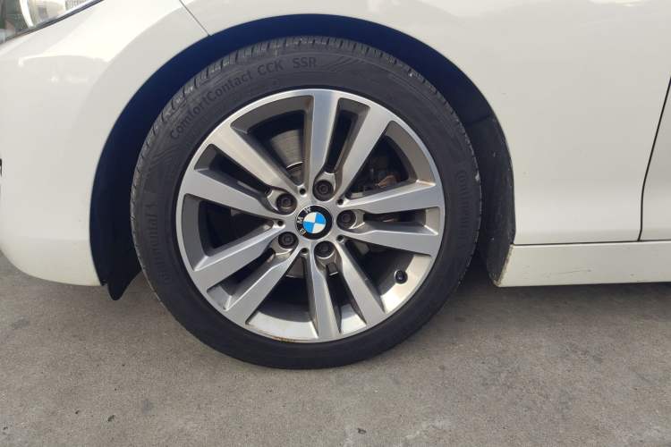Used BMW 2 Series 2017 220i Convertible Coupe Leading Model Left Front Wheel Hub