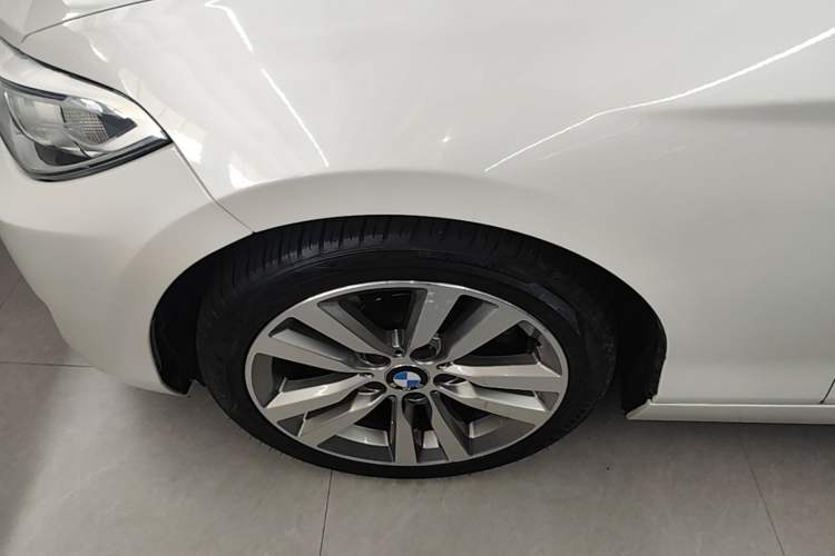 Used BMW 2 Series 2017 220i Convertible Coupe Leading Model Left Front Wheel Hub