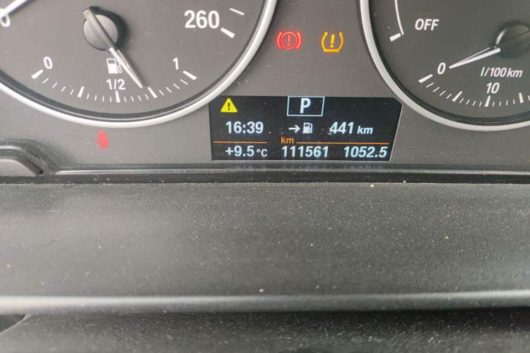 Used BMW 2 Series 2017 220i Leading Model Odometer Close Up