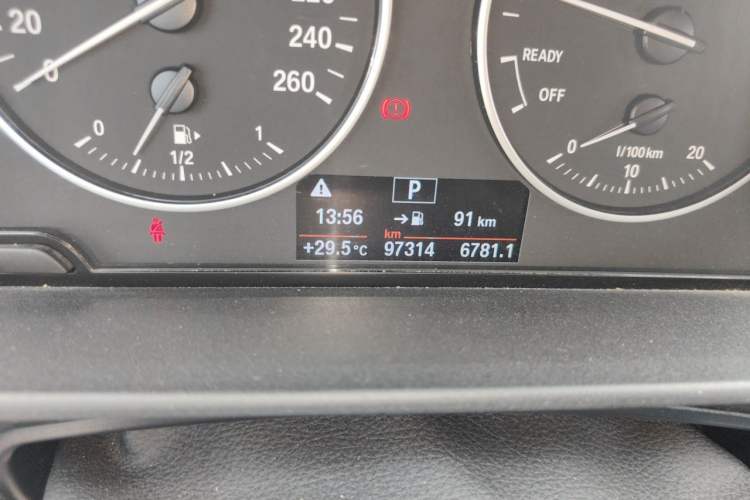 Used BMW 2 Series 2017 220i Convertible Coupe Leading Model Odometer Close Up