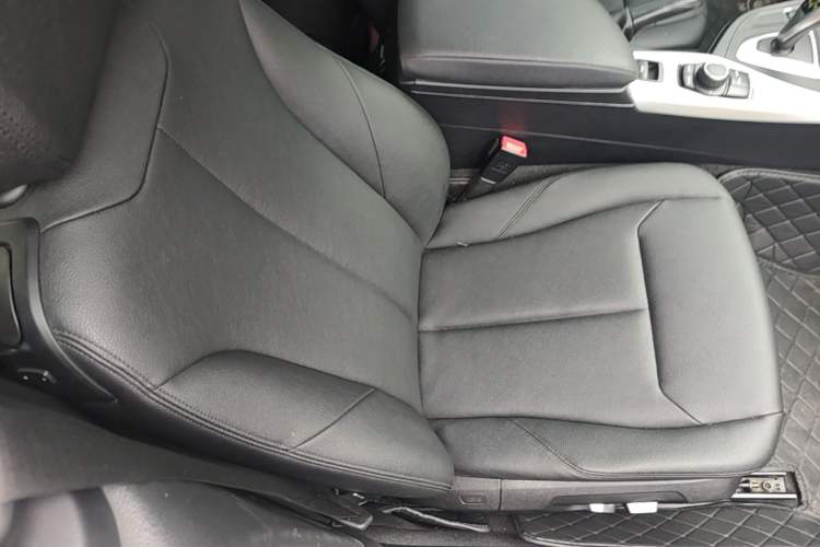 Used BMW 2 Series 2017 220i Convertible Coupe Leading Model Right Front Seat