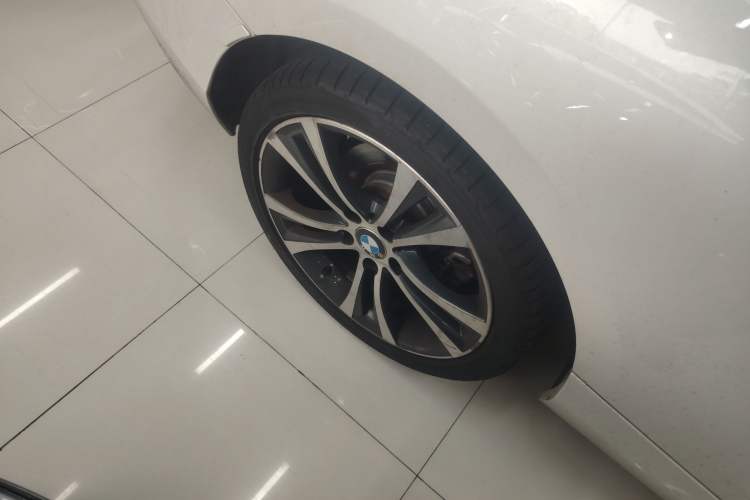 Used BMW 2 Series 2017 220i Convertible Coupe Leading Model Right Rear Wheel Hub