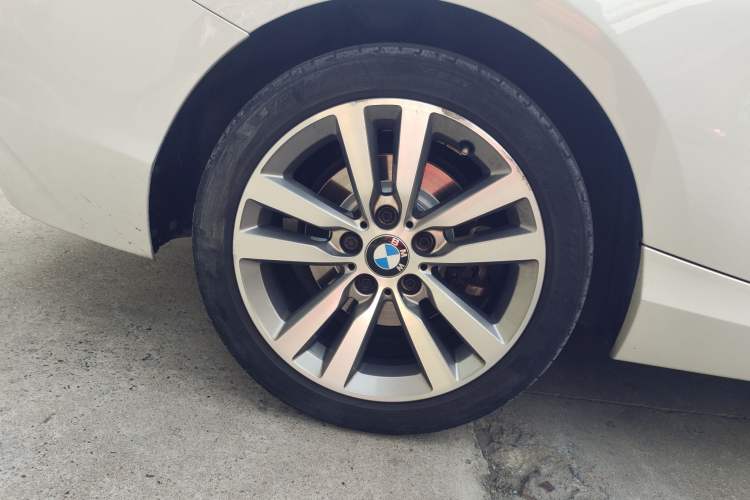 Used BMW 2 Series 2017 220i Convertible Coupe Leading Model Right Rear Wheel Hub