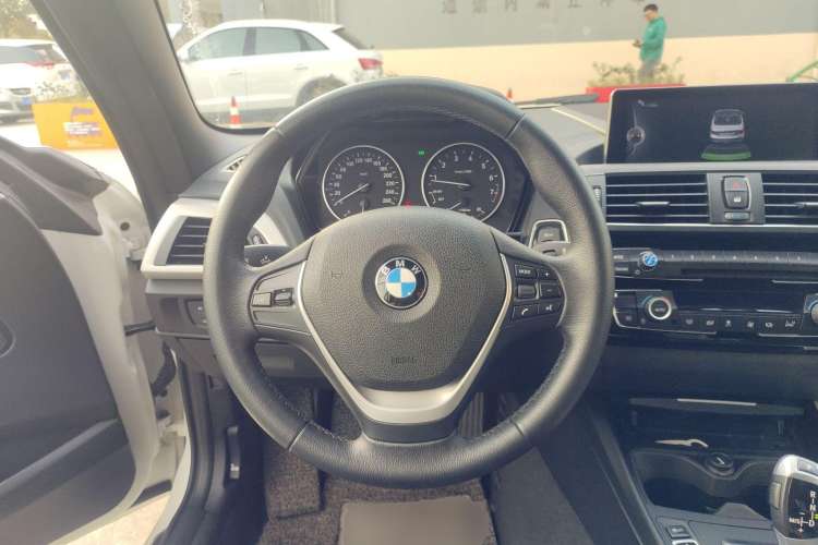 Used BMW 2 Series 2017 220i Convertible Coupe Leading Model Steering Wheel