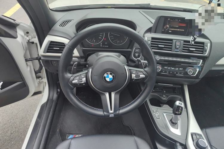 Used BMW 2 Series 2017 220i Convertible Coupe Leading Model Steering Wheel