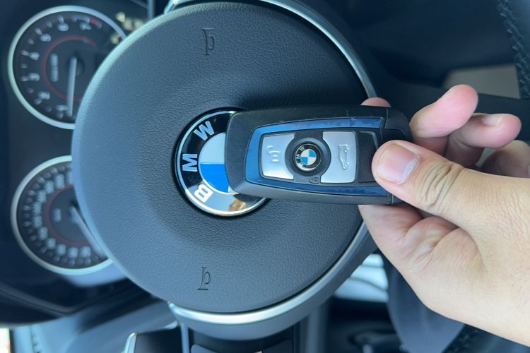 Used BMW 2 Series 2017 M240i Vehicle Key